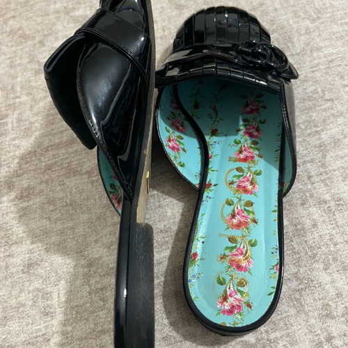 Gucci GG Marmont flat mules used, black patent leather, size 39.5