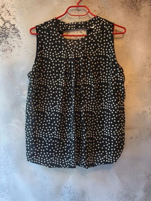 Hailys sleeveless blouse used, black with white polka dots, size M