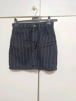 Φούστα Pull & Bear μαύρη μέγεθος S σαν καινούργιο