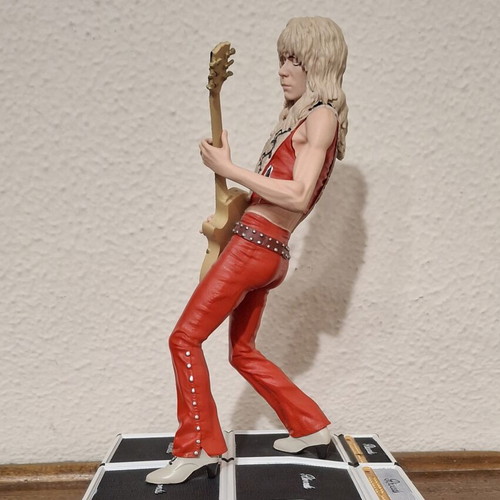 Randy Rhoads KnuckleBonz Limited Edition 1:9 Collectible Figure 1272/3000