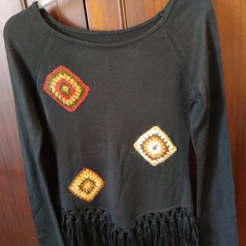 Italian sweater with fringes and embroidery like new, black, size S