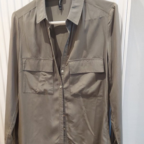Stradivarius women's shirt khaki color like new, size M