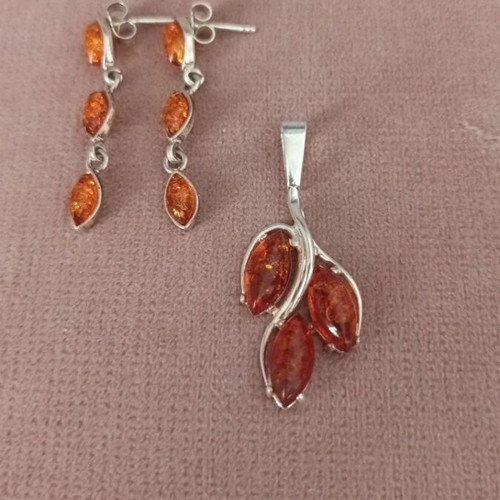 Jewelry set with amber and 925 silver, slightly used, cognac color