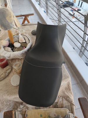 F650GS motorcycle seat 2005, single-cylinder, silver stitching