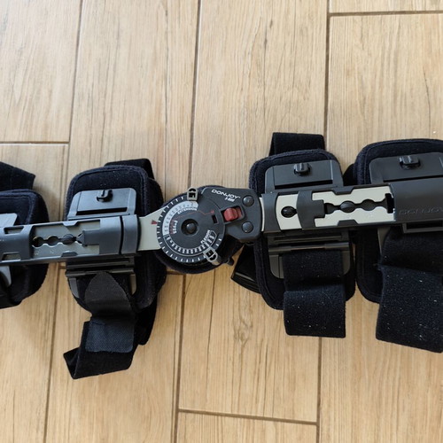 DonJoy X-ROM Knee Orthopedic Brace like new with goniometer