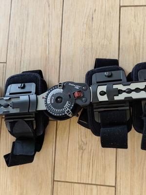 DonJoy X-ROM Knee Orthopedic Brace like new with goniometer