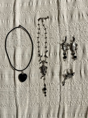 Unique black and white jewelry set