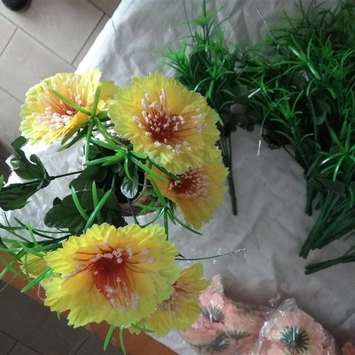 Decorative bouquet with flowers new, 7 blooms, 30 cm height