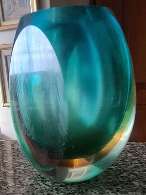 Murrano vase like new, very beautiful and unique