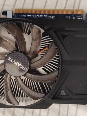 Gigabyte AMD Radeon R7 240OC VGA graphics card 2GB DDR3 PCI-E like new