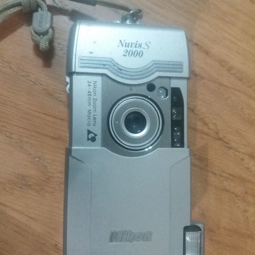 Φωτογραφική μηχανή Nikon s 2000 μεταχειρισμένη με φιλμ
