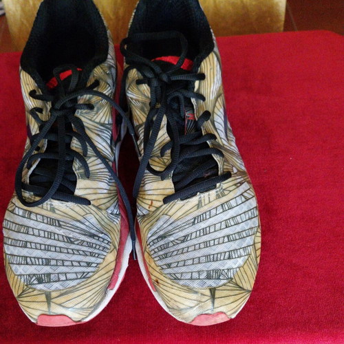 Wave Paradox men's athletic shoes size 48.5 like new, black white yellow