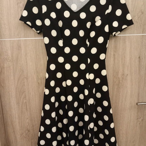 Dresses like new, size small