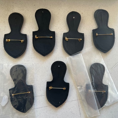 Collection of badges like new, pack of 7 pieces