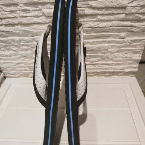 Runner slippers size 38 like new, black and white