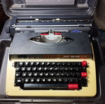Ηλεκτρική γραφομηχανή Montgomery Ward 900T Deluxe 1976 μεταχειρισμένη με θήκη