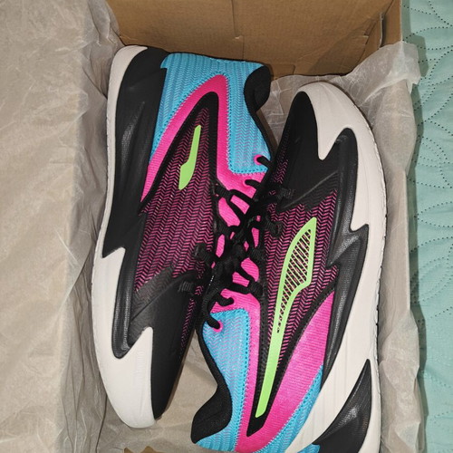 Puma Dagger basketball shoes new, black with fuchsia and blue details