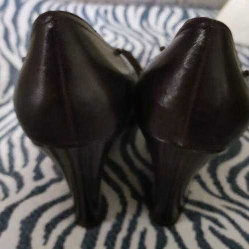 Tessera leather shoes like new, brown with bow