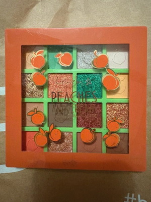 Lovely Peaches and Cream Eyeshadow Palette new