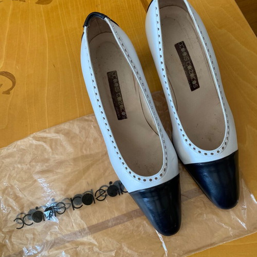 Charis Kazakos leather pumps used, white blue, size 40