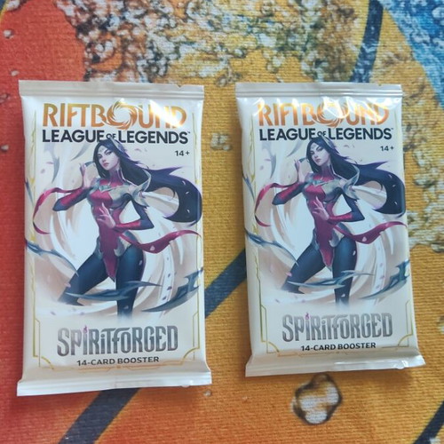 Riftbound League of Legends TCG Spiritforged Booster Pack new, set of 2