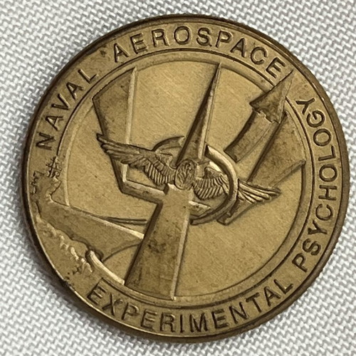 American Military Challenge Coin US Navy Limited Edition like new