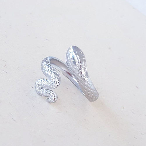 Ring stainless steel 304 with titanium coating, like new, adjustable