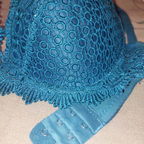 Petrol lace bra 80B used with pearl detail and removable straps