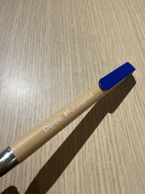 Deree Pen Alba collectible, new