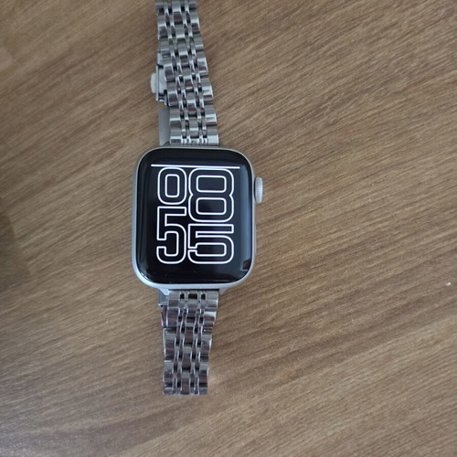 Apple Watch 40mm like new with extra straps and bracelet