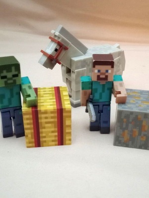 Φιγούρες Minecraft μεταχειρισμένες, σετ 5 τεμαχίων με Στηβ και Ζόμπι