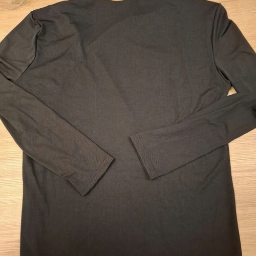 Blouse with zipper XL like new, black, thumb hole sleeve