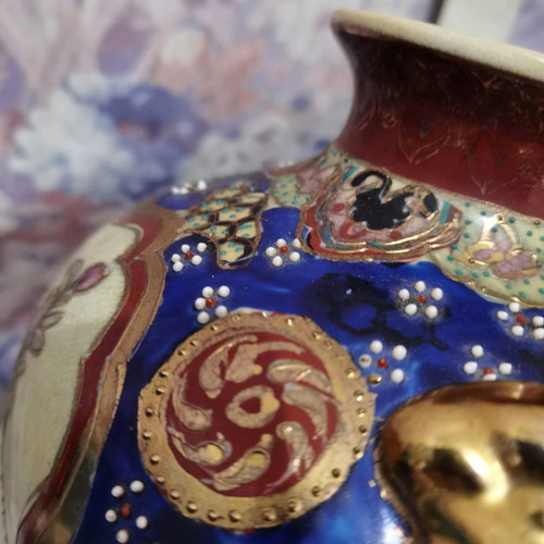 Satsuma handmade Chinese vase used