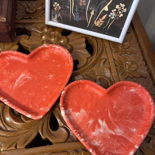 Handmade heart-shaped decorative plates set of 2, eco resin, like new