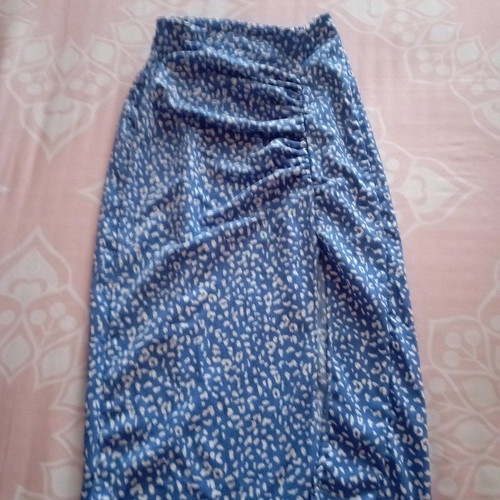 Relane women's skirt like new with side slit, size S