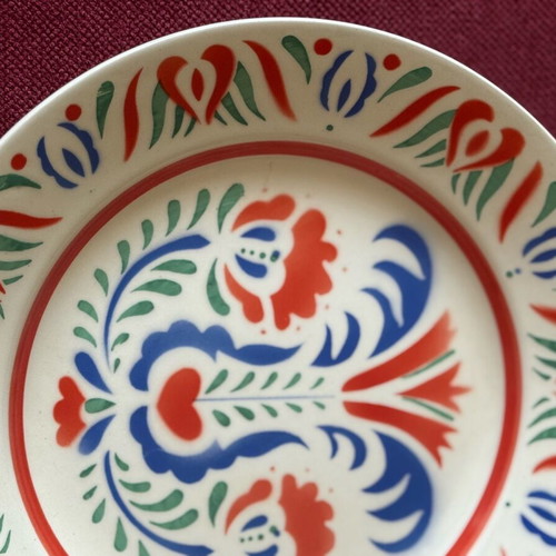 Antique hand-painted wall plate, like new, 23cm diameter