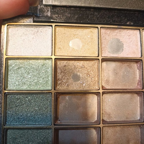 Eyeshadow palettes used, 2 pieces, one large and one small