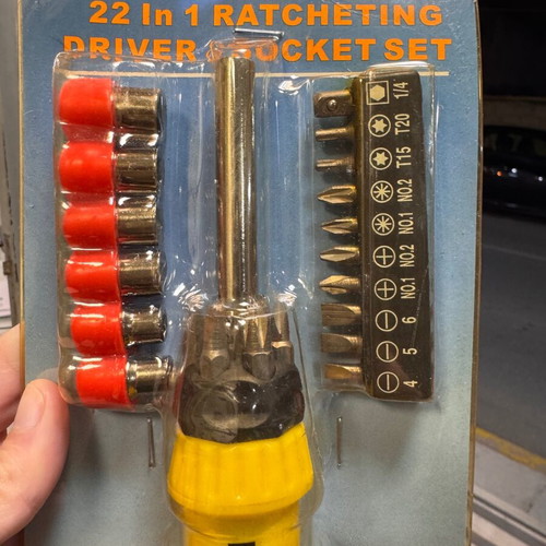 Ratchet screwdriver set with 22 bits and socket new