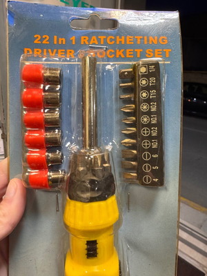 Ratchet screwdriver set with 22 bits and socket new