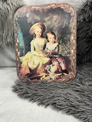 Metal vintage painting used with soft beautiful colors