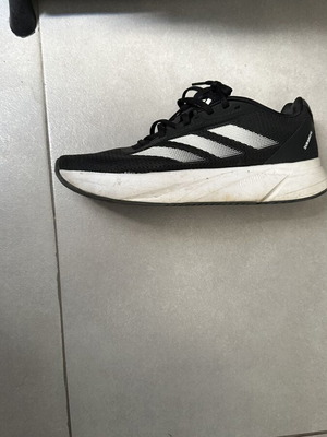 Adidas Lightmotion athletic shoes like new size 42.5 black
