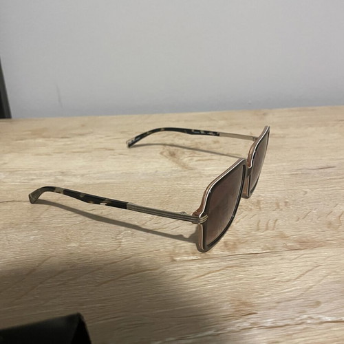 Levi's sunglasses with case and cleaning cloth