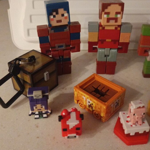 Minecraft figures like new, pack