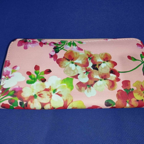 Wallet with flowers new, pink multicolor