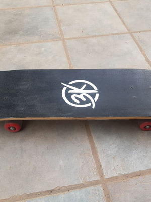 3k skateboard in excellent condition 78.5x20cm