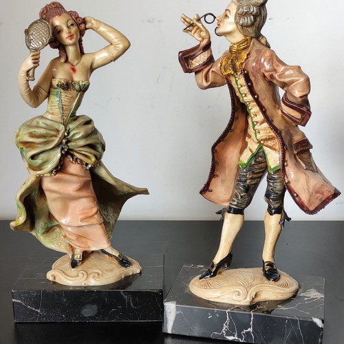 Pair of statues on Carrara marble, made in Italy, like new