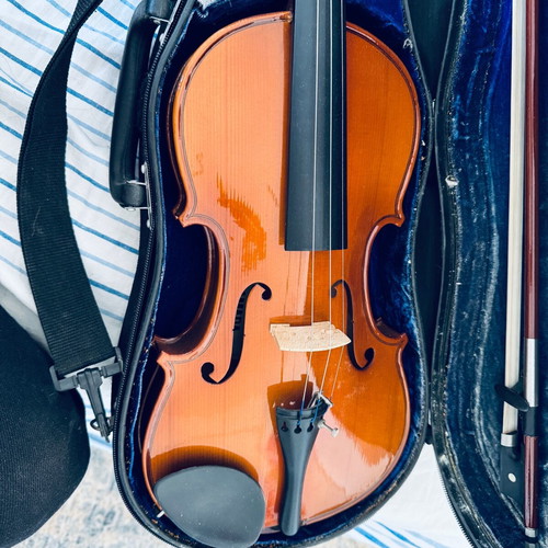 Yamada beginner violin with case like new