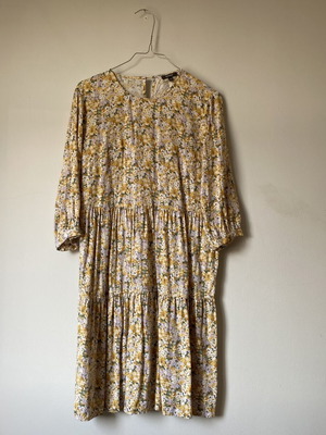 Yellow floral dress with 3/4 sleeves, medium size