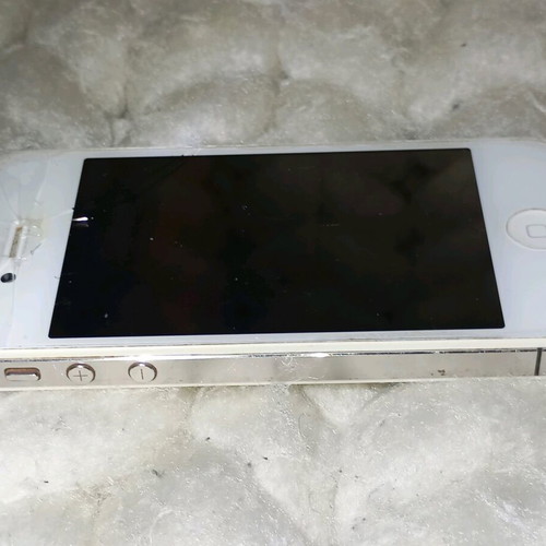 iPhone 4s used, unknown functionality, for collection