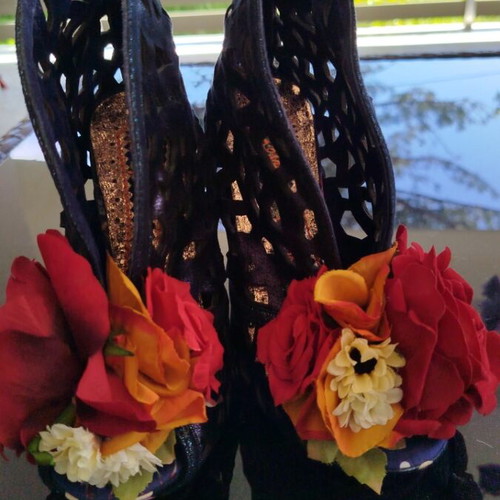 Παπούτσια Irregular Choice νούμερο 37 σαν καινούργια με λουλούδια